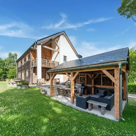 Spacious In Freyneux With Garden Freineux