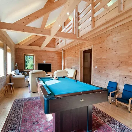 In Freyneux With Garden