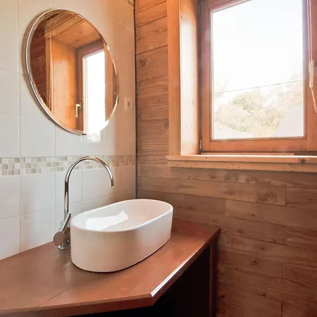 Вилла In Freyneux With Garden