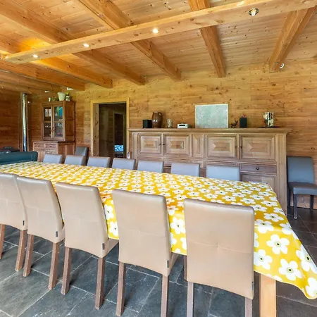 In Freyneux With Garden *