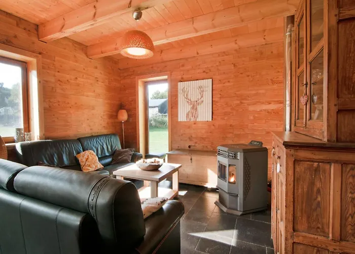 In Freyneux With Garden Villa