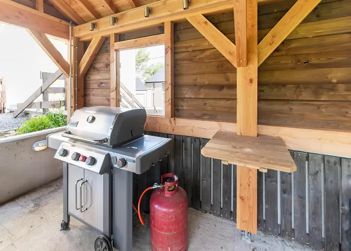 In Freyneux With Garden *