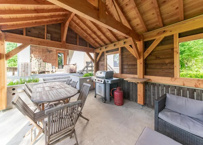 Villa In Freyneux With Garden