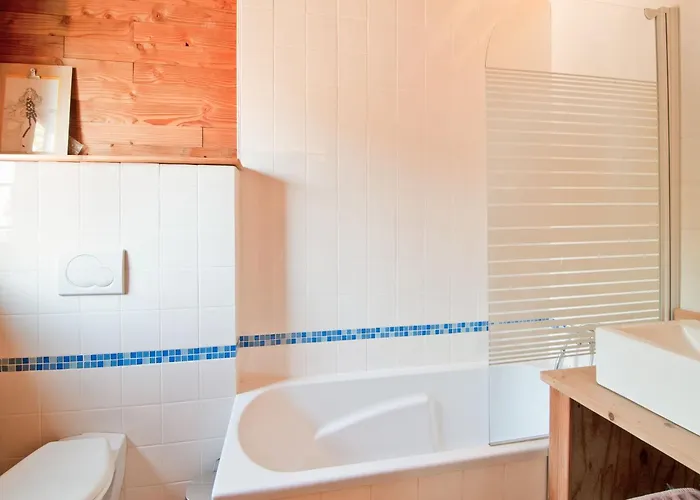 In Freyneux With Garden