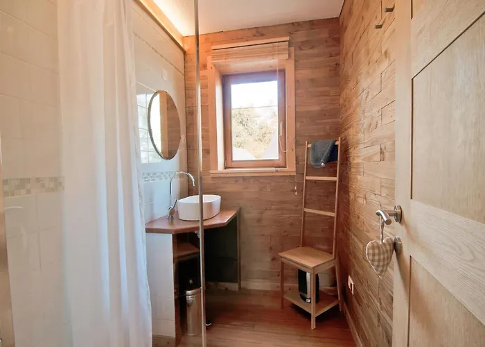 In Freyneux With Garden *