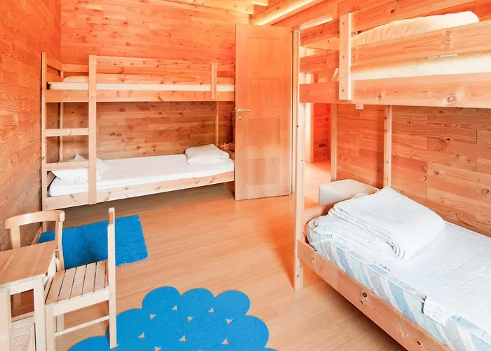 In Freyneux With Garden Villa