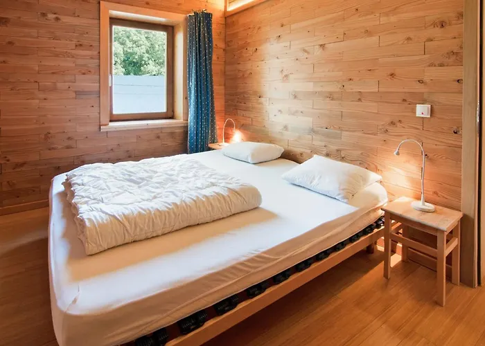 In Freyneux With Garden Villa *