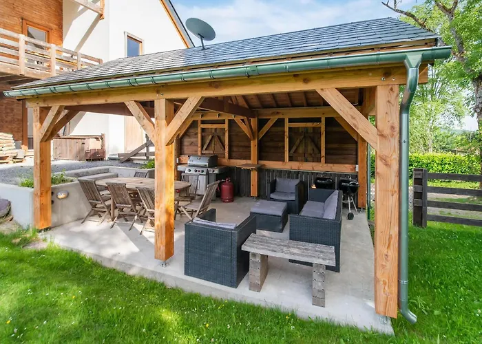 In Freyneux With Garden *